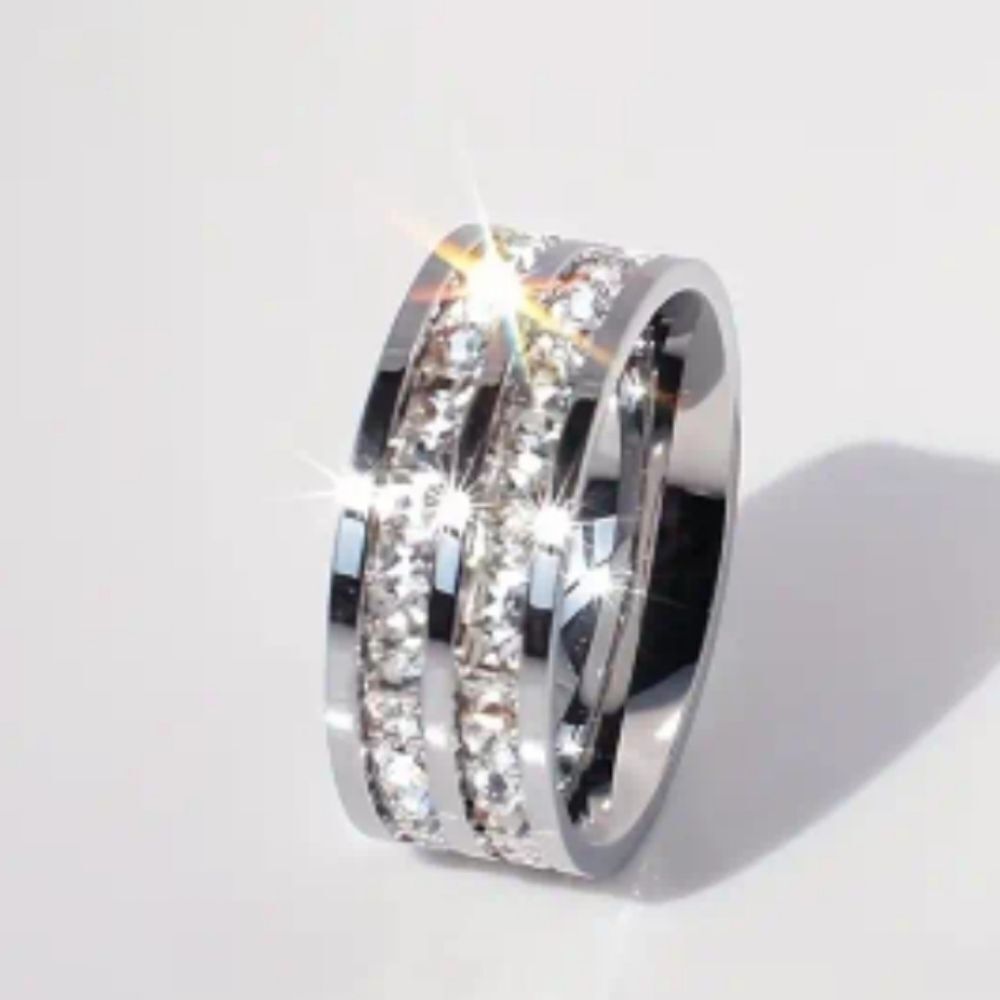 Diamond engagement ring